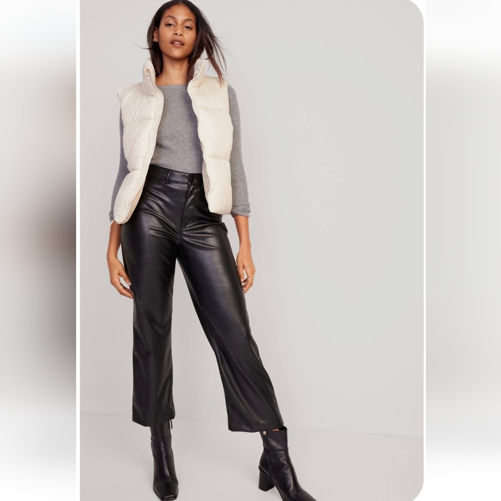 Old Navy Cream Quilted Puffer Vest